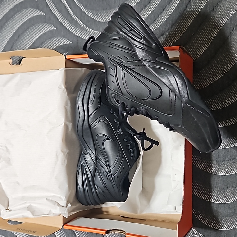 Nike Monarch